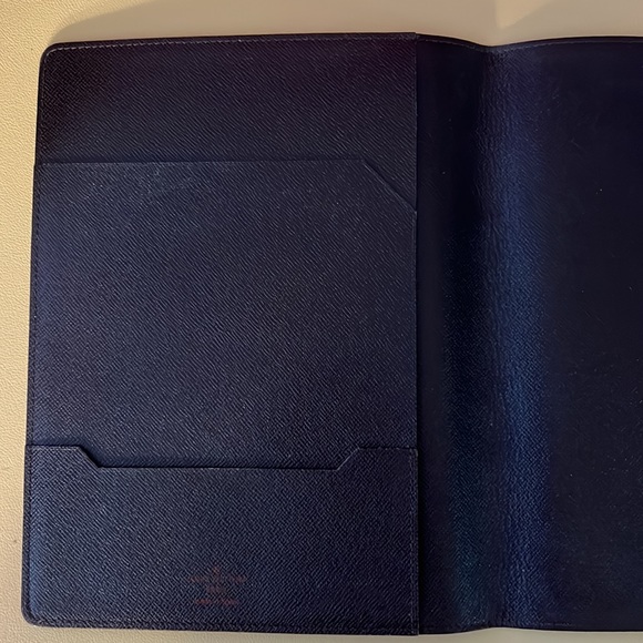 Louis Vuitton Desk Agenda - Picture 12 of 14